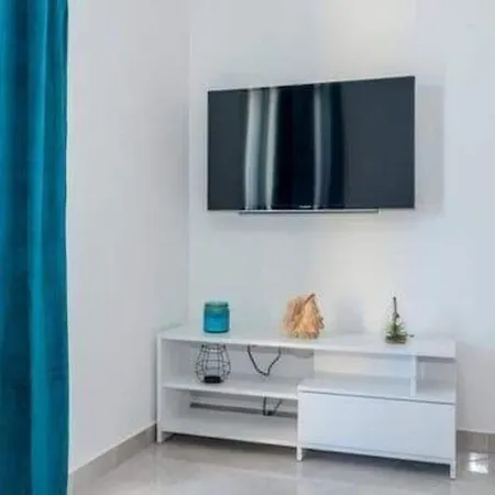 Ana - One Bedroom A1 スリマ