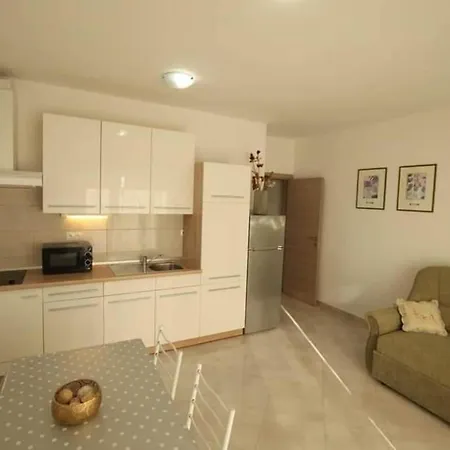 Ana - One Bedroom A1 アパート *
