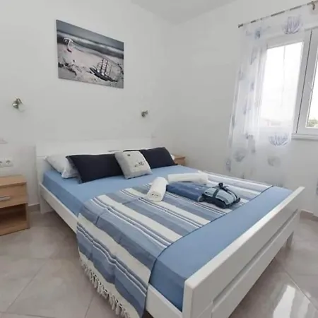 Ana - One Bedroom A1 スリマ
